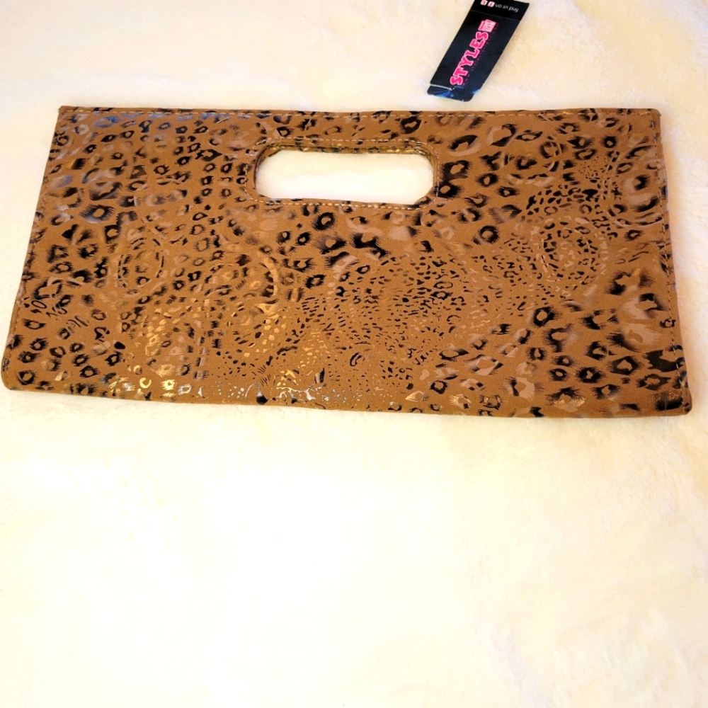 Giannini Tan and Gold Textured Clutch Purse NWT